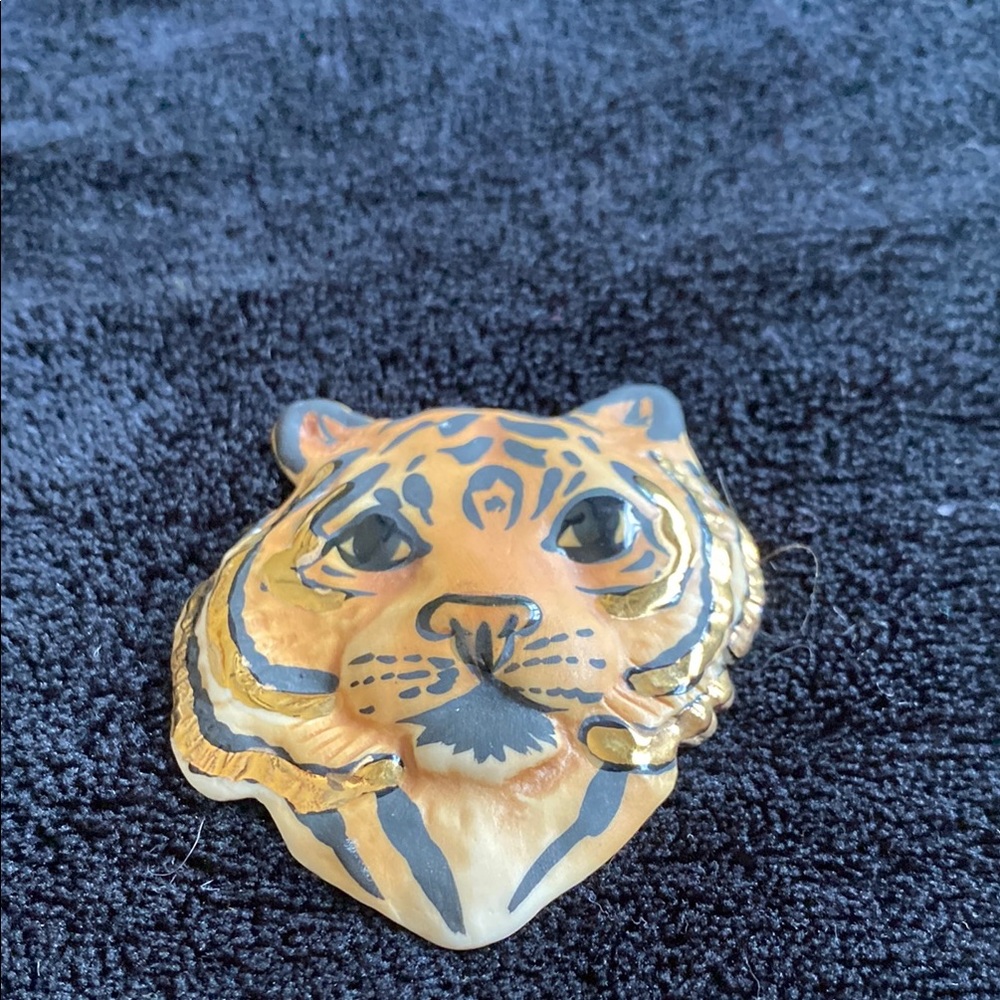 Carol Halmy Black and Tan Tiger Brooch with Symmetrical Design